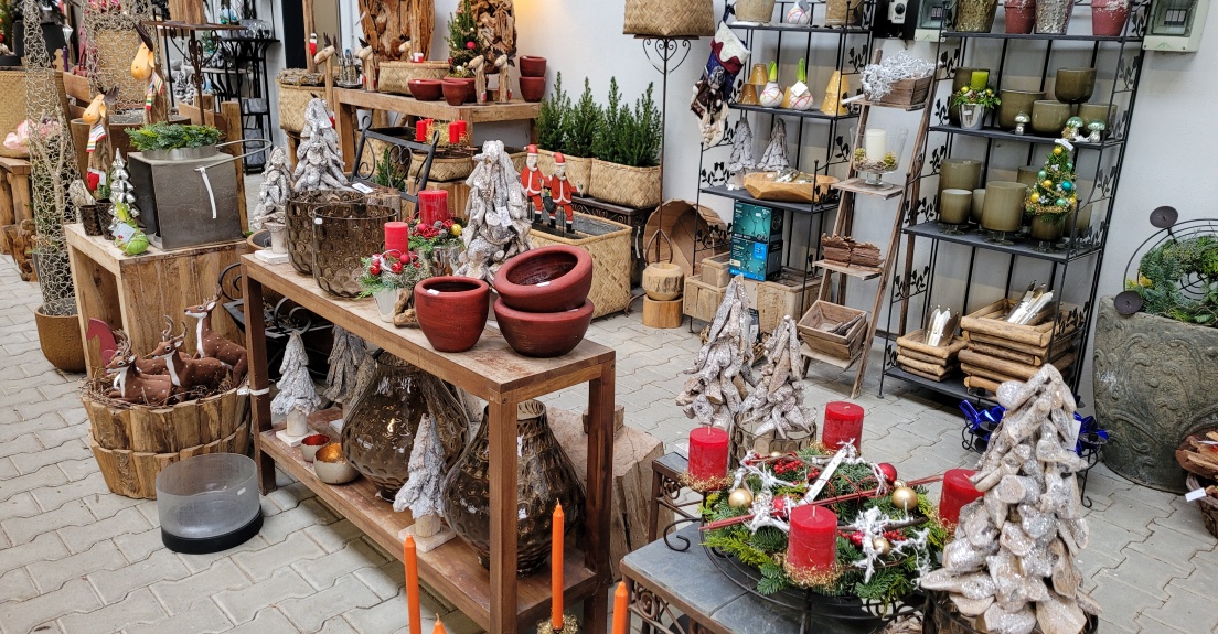 Weihnachtsdeko, Adventskranz, Floristik, Geschenkideen, Rot, Adventskerze, Winterweihnacht, grün, Glaswindlicht, Schwemmholz, Tannenbaum, Glitter, orange, Pflanzgefäße